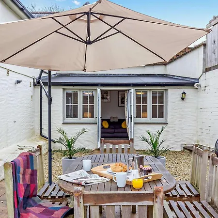 3 Bed In Newquay 82405 St Columb Major
