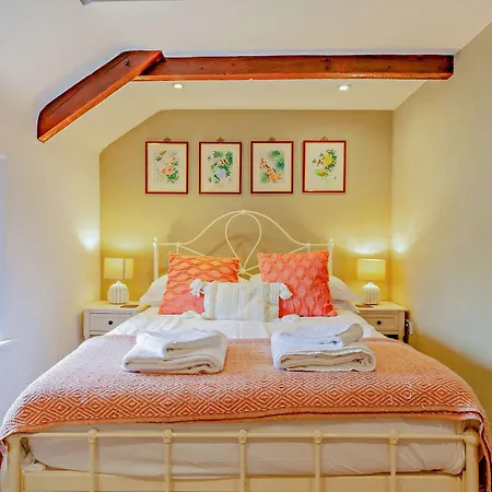 3 Bed In Newquay 82405 Holiday home *