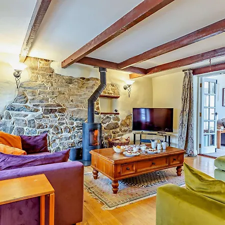 3 Bed In Newquay 82405 St Columb Major
