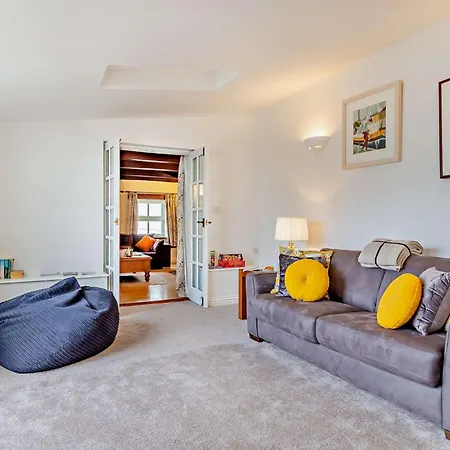 3 Bed In Newquay 82405 Holiday home